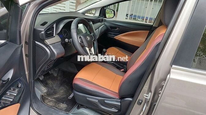 TOYOTA INNOVA ĐỜI 2019 BẢN 2.0E MÀU ĐỒNG KIM ĐẸP