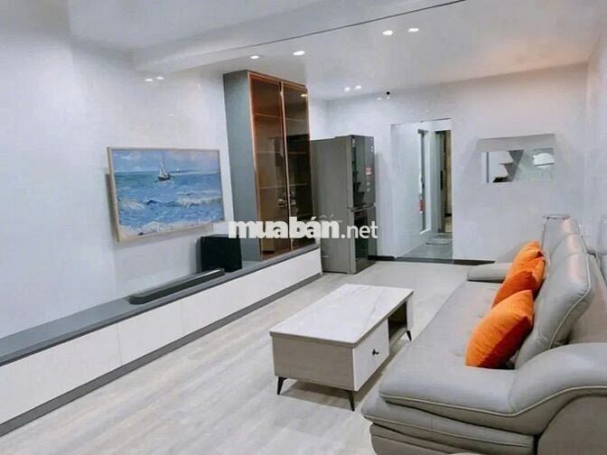 Bán Căn Hộ C/C Tầng Trệt, Lầu 2, Nguyễn Thiện Thuật, Quận 3, DTSD 40m2