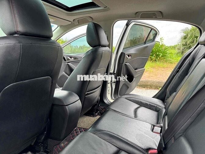 Mazda 3 2016 1.5 AT Sedan - 98000 km