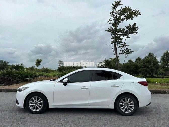 Mazda 3 2016 1.5 AT Sedan - 98000 km