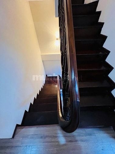 Bán nhà phố Hào Nam ngõ thông kinh doanh, Dt 50m2, 5t, mt 4.5m, ở ngay