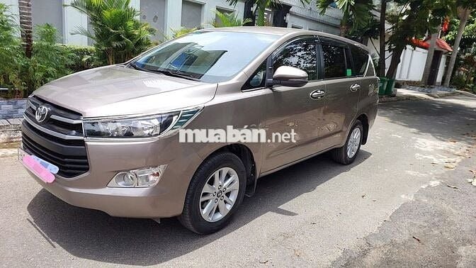 TOYOTA INNOVA ĐỜI 2019 BẢN 2.0E MÀU ĐỒNG KIM ĐẸP