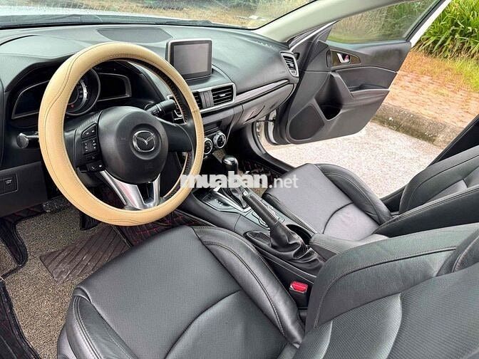 Mazda 3 2016 1.5 AT Sedan - 98000 km