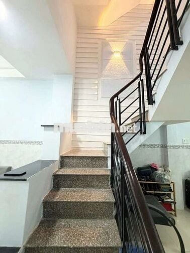 Nhà Nguyễn Thị Thập hẻm 4m Bình Thuận Quận 7 sẵn máy lạnh máy giặt...