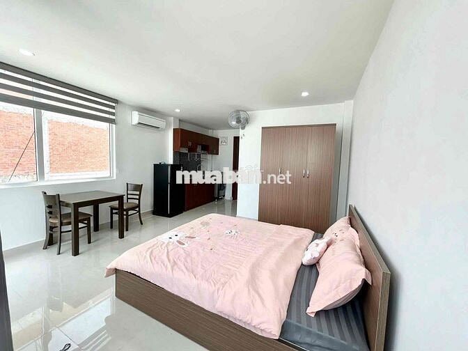 TRỐNG CĂN HỘ FULL NỘI THẤT CAO CẤP-CỬA SỔ BANCOL LỚN