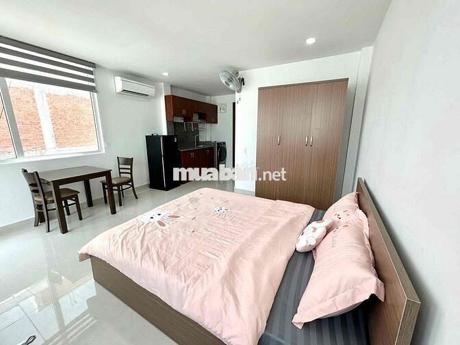 TRỐNG CĂN HỘ FULL NỘI THẤT CAO CẤP-CỬA SỔ BANCOL LỚN