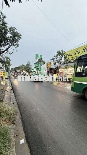 MẶT TIỀN KINH DOANH SẦM UẤT KHU VỰC DÂN CƯ ĐÔNG ĐÚC