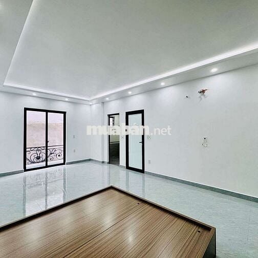 Chỉ nhỉnh 6 tỷ Phú Diễn - 35m - 5 tầng 3 ngủ - sát phố - ở ngay