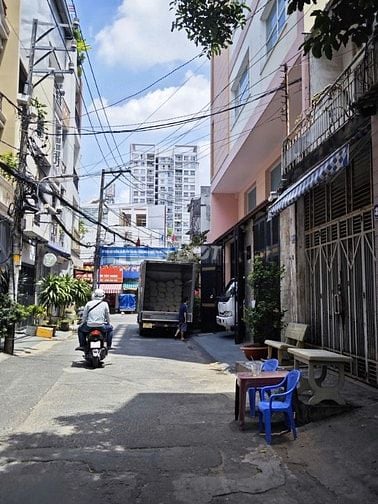  nhà mt hẻm 4 lầu -hẻm x hơi 7m-fuii nội thất-nkiinh doanh cho thuê  