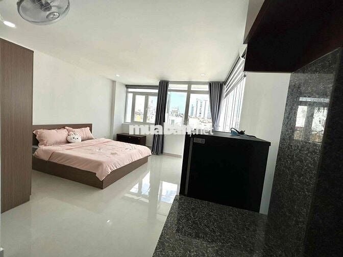 TRỐNG CĂN HỘ FULL NỘI THẤT CAO CẤP-CỬA SỔ BANCOL LỚN