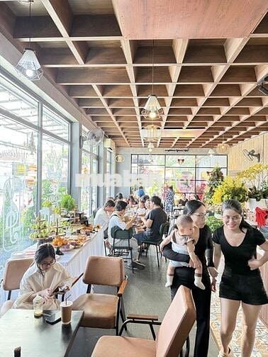 Cần Sang Quán Cà phê mặt tiền , lô góc