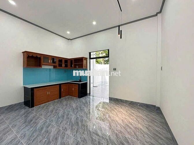 cần bán nhà xây mới gần cổng sau changsin cuối đường đồng khởi