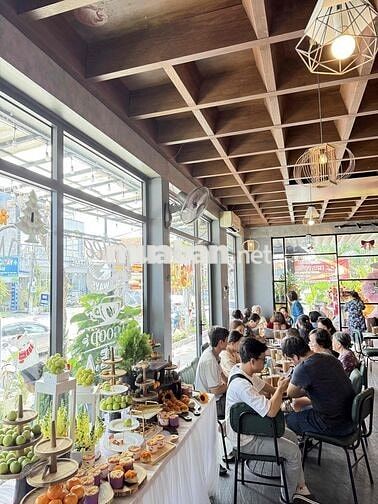 Cần Sang Quán Cà phê mặt tiền , lô góc