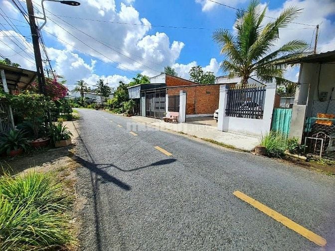 Bán gấp lô đất MT đường nhựa 233m2, SHR Thái Mỹ, Giá chỉ 890tr.