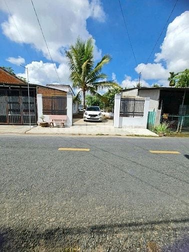 Bán gấp lô đất MT đường nhựa 233m2, SHR Thái Mỹ, Giá chỉ 890tr.