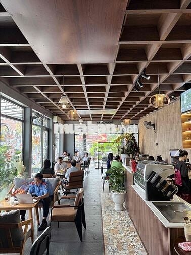 Cần Sang Quán Cà phê mặt tiền , lô góc