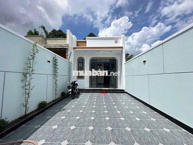 cần bán nhà xây mới gần cổng sau changsin cuối đường đồng khởi