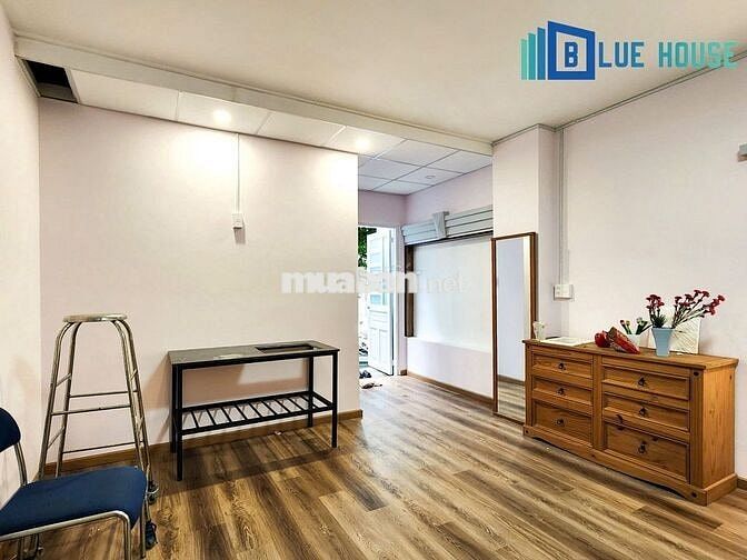 Căn hộ đẹp-Tách bếp-Ban công-Bao phí dịch vụ