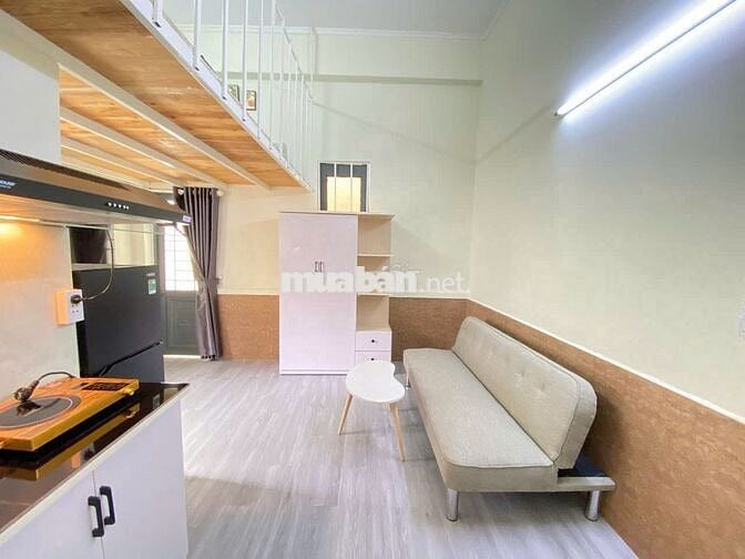 PHÒNG BAN CÔNG CỬA SỔ MỚI TINH Q3