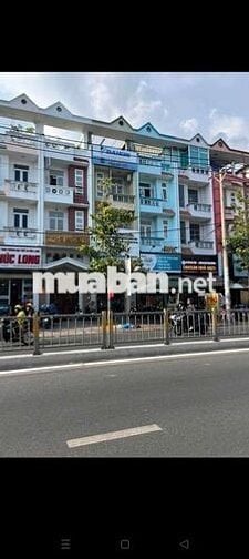 Nhà giá rẻ mặt tiền tạ Quang Bửu phường 5 quận 8 DT 4 x 18m 4 tầng