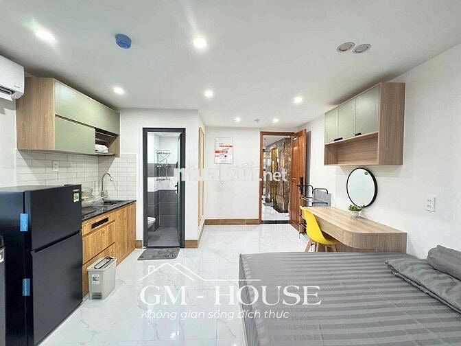 studio cửa sổ trời full nội thất