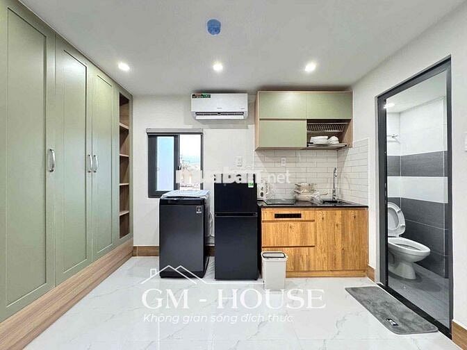studio cửa sổ trời full nội thất