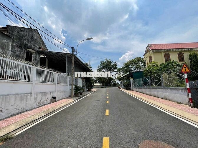 Bán gấp 2lô đất liền kề mặt tiền Nguyễn Thị Lắng sát chợ Tân Phú Trung