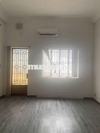 Cho thuê nhà nguyên căn 1T3L – Đường nhựa 8m, 4A Đồng Xoài, 5’ ra TSN"