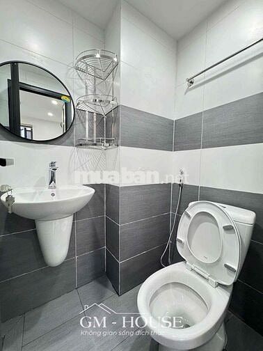 studio cửa sổ trời full nội thất
