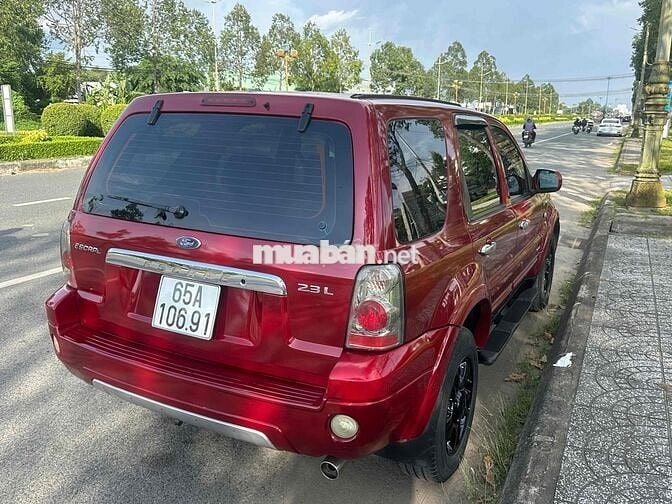 Ford Escape 2004 2.3L XLS - 245000 km