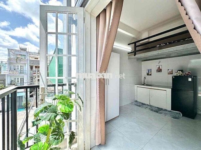 CHO THUÊ DUPLEX CÓ GÁC BAN CÔNG RỘNG 35m2 QUẬN 10