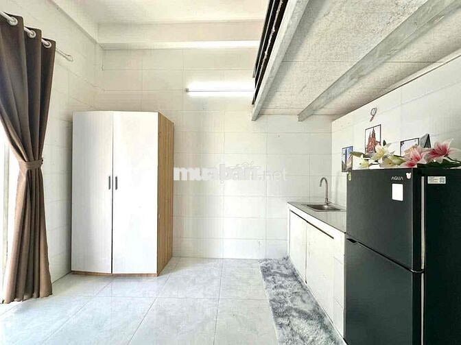 CHO THUÊ DUPLEX CÓ GÁC BAN CÔNG RỘNG 35m2 QUẬN 10