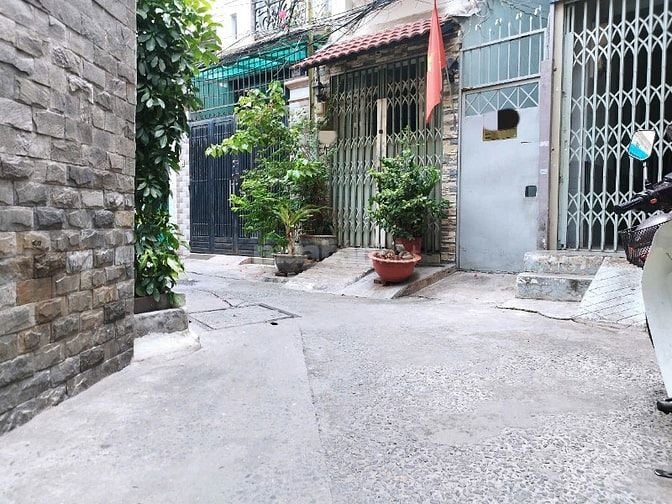 Nguyên căn 3,6x9 1 trệt 2 lầu đúc 2PN 2WC hẻm 3m Cô Giang P1 PN