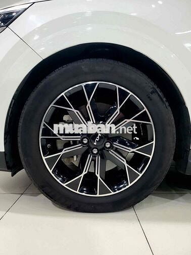 Kia Carnival 2022 2.2D Premium 8 chỗ - 65000 km