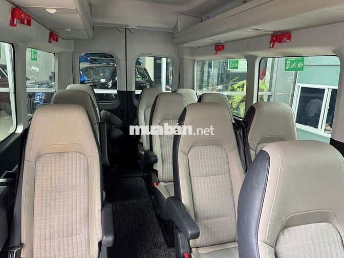 Ford Transit 2024 Premium +18 - 11000 km