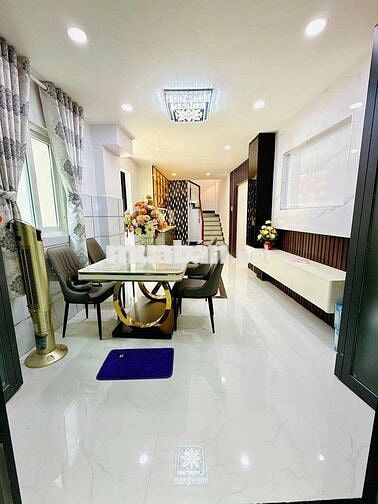 Bán nhà view góc Nguyễn Tri Phương P9 Q10