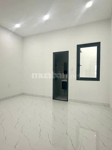 nhà mới xây 100% hẻm 5m Phạm Văn Chí