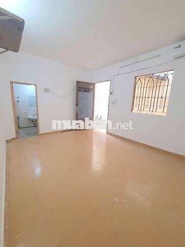 PHÒNG TRỌ GIÁ RẺ - MẶT TIỀN TRẦN XUÂN SOẠN - GẦN LOTTE, TDT,....