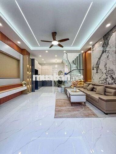 Bán nhà 1 trệt 1 lầu sổ hồng riêng công gần KCN
