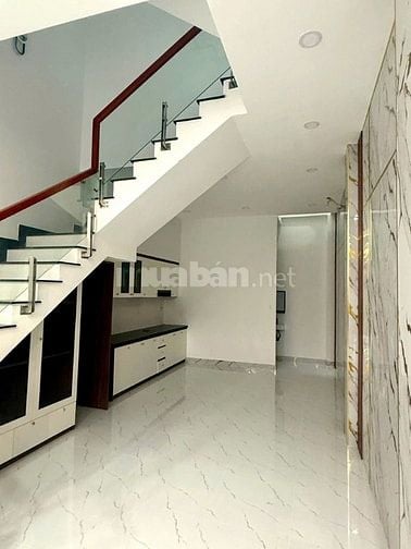 nhà mới xây 100% hẻm 5m Phạm Văn Chí