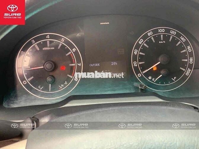 Toyota Innova 2017 2.0E - bảo hành Toyota
