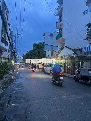 bán toà nhà ngay mặt tiền p11  dtsd gần 500m2 nguồn thu 40tr từ chdv