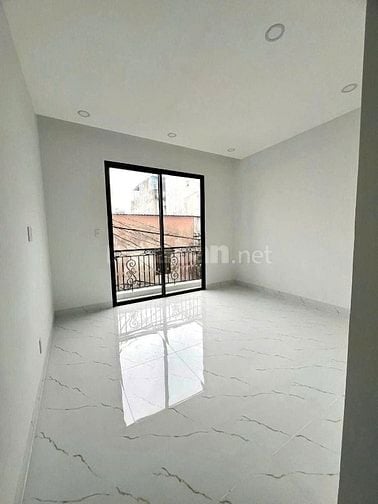 nhà mới xây 100% hẻm 5m Phạm Văn Chí