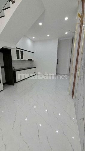 nhà mới xây 100% hẻm 5m Phạm Văn Chí