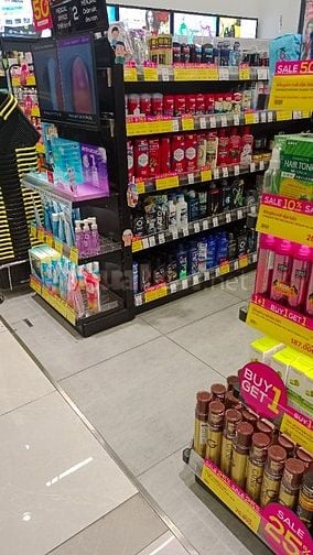 CỬA HÀNG MỞ THÊM CHI NHÁNH CẦN GẤP NAM/NỮ ĐỨNG BÁN HÀNG TẠI QUẦY