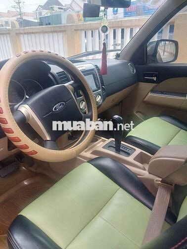 Cần bán xe 7 chổ đời 2008 máy dầu số tự động