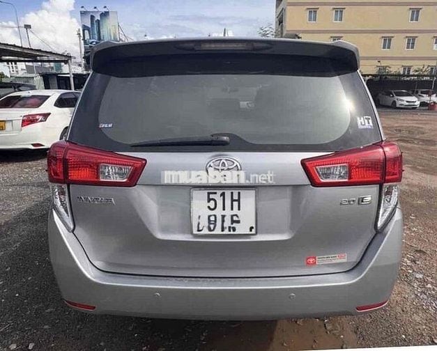 Toyota Innova 2006 G - 57000 km