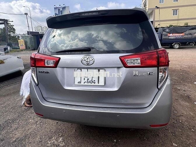 Toyota Innova 2006 G - 57000 km