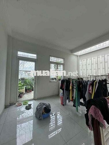 Nhà đường MÃ LÒ [5x17, 3lầu, 5pn, 5toilet] sẵn 2máy lạnh, ít nội thất