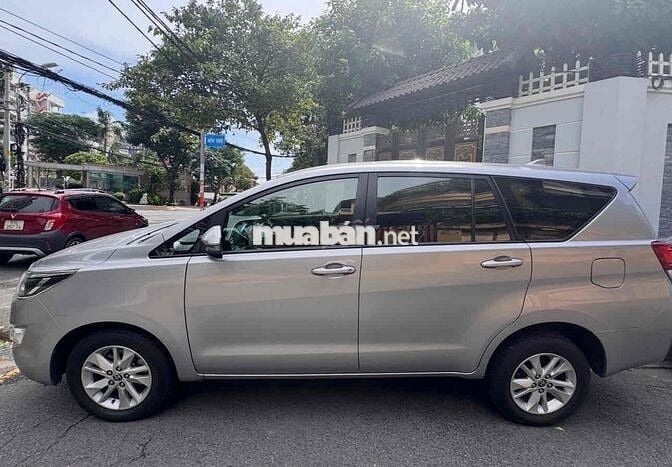 Toyota Innova 2006 G - 57000 km